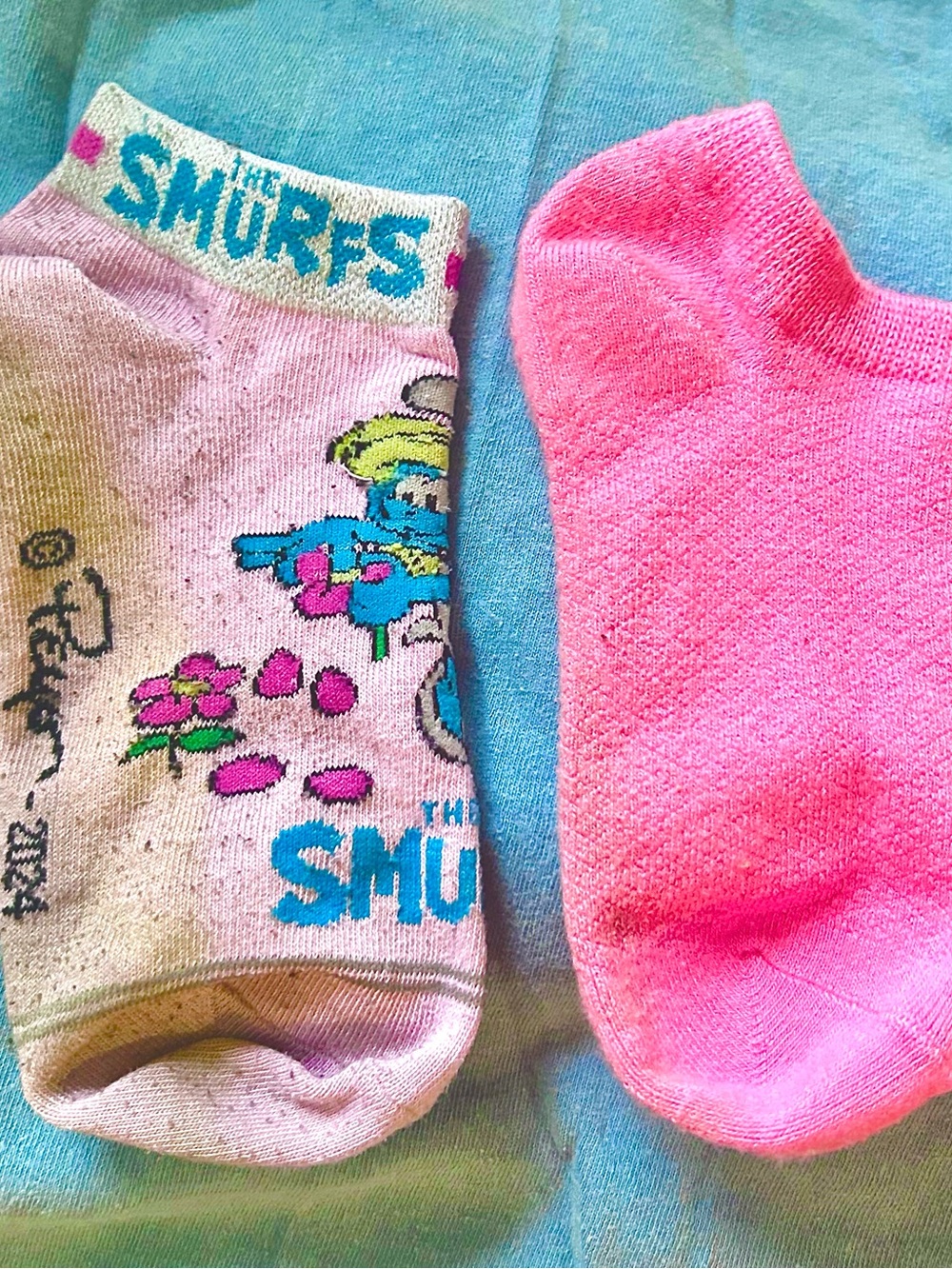 Mismatched Pair-Smurfette Pink Ankle Socks